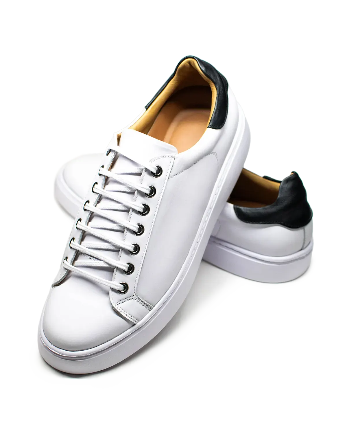 Sneakers (Blancas con talón negro)